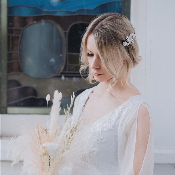 Gorgeous Wedding dress 👰🏼‍♀️ - Picture 4 of 10